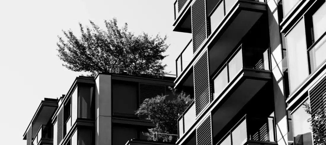 Immeuble en copropriété – responsabilité du syndicat des copropriétaires Façade d'un immeuble en copropriété avec balcons – action en responsabilité contre le syndicat des copropriétaires